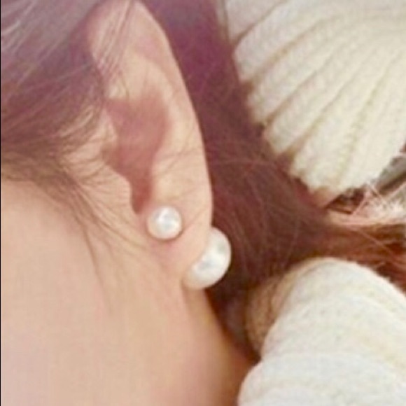 Double faux pearl earrings, dimension and elegant - Picture 2 of 3